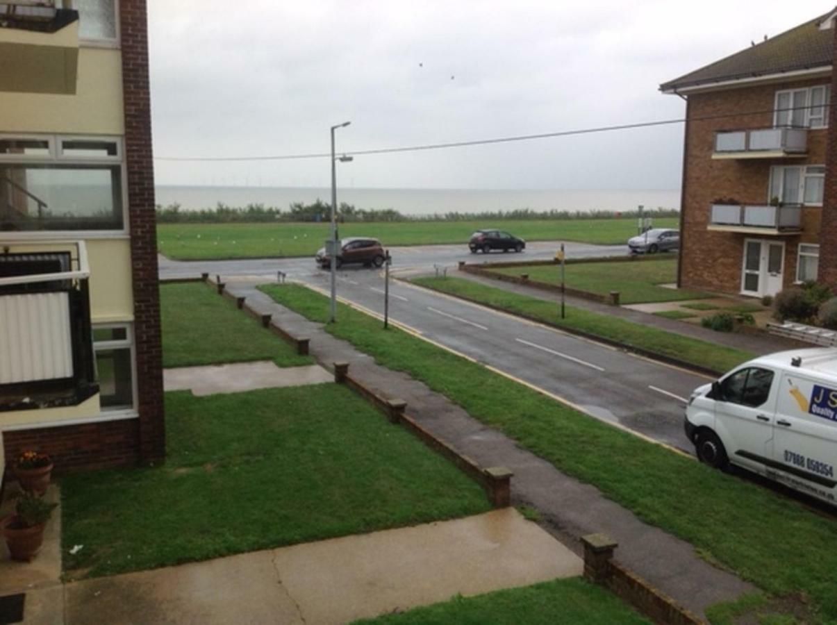 9 Gunfleet Court Daire Clacton-on-Sea Dış mekan fotoğraf